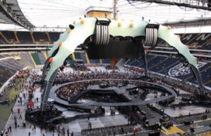 Schwerlastboden von eps mit U2 auf Tour Schwerlastboden und Rasenschutzsysteme von eps mit U2 auf Welttournee