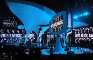 Martin MAC 101 debütiert bei den VMAs Martin MAC 101 bei den MTV Video Music Awards