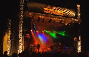 Dynacord und Electro Voice auf Partymeile Eisschnelllauf mit Dynacord und Electro-Voice