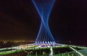 Falcon Scheinwerfer illuminieren Baku Crystal Hall AO_Baku_Rotator