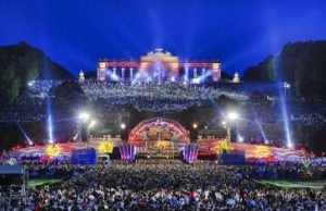 Stageco Bühne für die Wiener Philharmoniker Stageco Bühne für die Wiener Philharmoniker