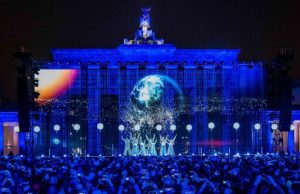GLP leuchtet beim Mauerfall-Jubiläum