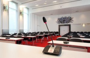 Konferenzlösung ADN-W im Plenarsaal der IHK Hannover