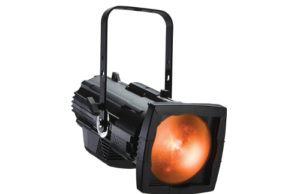 Variabel einsetzbarer Fresnel Adapter für ETC-Source Four LED-Familie