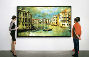 Panasonic bringt scheibenlose 4K Displays auf den Markt