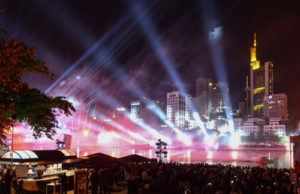 Clay Paky erleuchtet Feierlichkeiten zur Wiedervereinigung