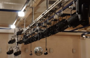 Feiner optimiert Bühnenbeleuchtung in Stadthalle Gernsheim