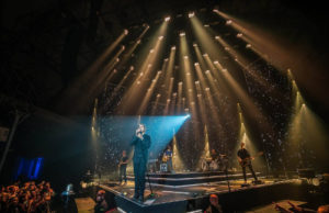 Ayrton Magicpanel-R mit Andreas Bourani auf „Hey-Tour”