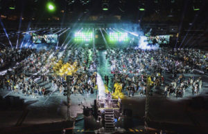 Die „größte Rockband“ der Welt spielt mit Shure