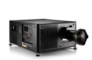 Barco UDX 4K32 Laser-Phosphor Projektor bald bei Lang
