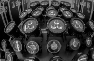 Showrental investiert in Astera Scheinwerfer AX3 und AX5