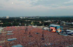 60 LKW-Ladungen Infrastrukturmaterial für Ed Sheeran