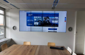 Peerless-AV Supreme-Video-Wall-Halterung im Einsatz in der Münchner ISE-Zentrale