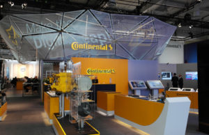 Blue Wheels setzt Continental via Projection Mapping in Szene