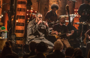 Earthworks mit Samy Deluxe bei MTV Unplugged