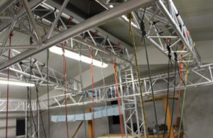 Maßgeschneiderte Prolyte-Konstruktion für Industriekletterschule