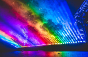 Licht von Elation für Drive.In-Konzerte