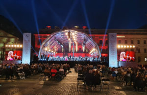 Robe-Material für die „Staatsoper für alle“