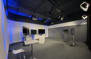 Streaming-Studios mit Elation KL Panel ausgestattet