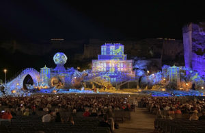 Aufwendige Operninszenierung im Steinbruch