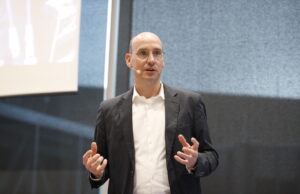 Riedel übernimmt Internet-Service-Provider