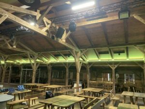 Eventlocation „Almhütte“ (Fotos: dBTechnologies)