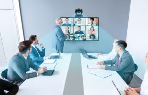 AVer stellt 4K PTZ-Konferenzkamera mit zwei Objektiven vor CAM550 (Foto: AVer)