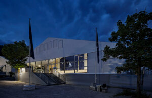 Nüssli und POOLgroup errichten temporäres Medienzentrum für den G7-Gipfel G7 Medienzentrum (Fotos: Andreas Keller Fotografie, Altdorf)