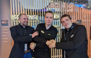 Lang Iberia vertreibt AV Stumpfl Projektionswände