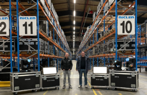 NicLen investiert in Cameo S4 Softlights und Otos-Serie Marcus Jahnel und Jörg Stöppler (von links, Foto: Adam Hall Group)