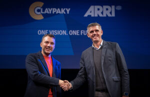 ARRI AG schließt Übernahme von Claypaky ab Claypaky CEO Marcus Graser und Dr. Matthias Erb von ARRI (von links, Foto: Clay Paky)