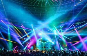 „The masked DJ“ Boris Brejcha rockte das Velodrom