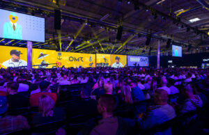 PRG nutzt über 1.000 GLP-Scheinwerfer auf dem OMR Festival Eventtechnik beim OMR Festival (Fotos: PRG Germany)