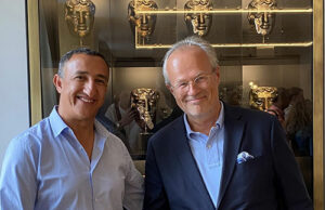 Christie liefert RGB Pure Laserprojektoren an Cineplex Deutschland Adil Zerouali mit Kim Ludolf Koch (von links, Foto: Christie)