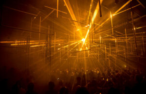 Dark Matter mit Nebel von MDG und Truss von Sixty82 Dark Matter Sommerlights (Fotos: Eric Bauermeister)