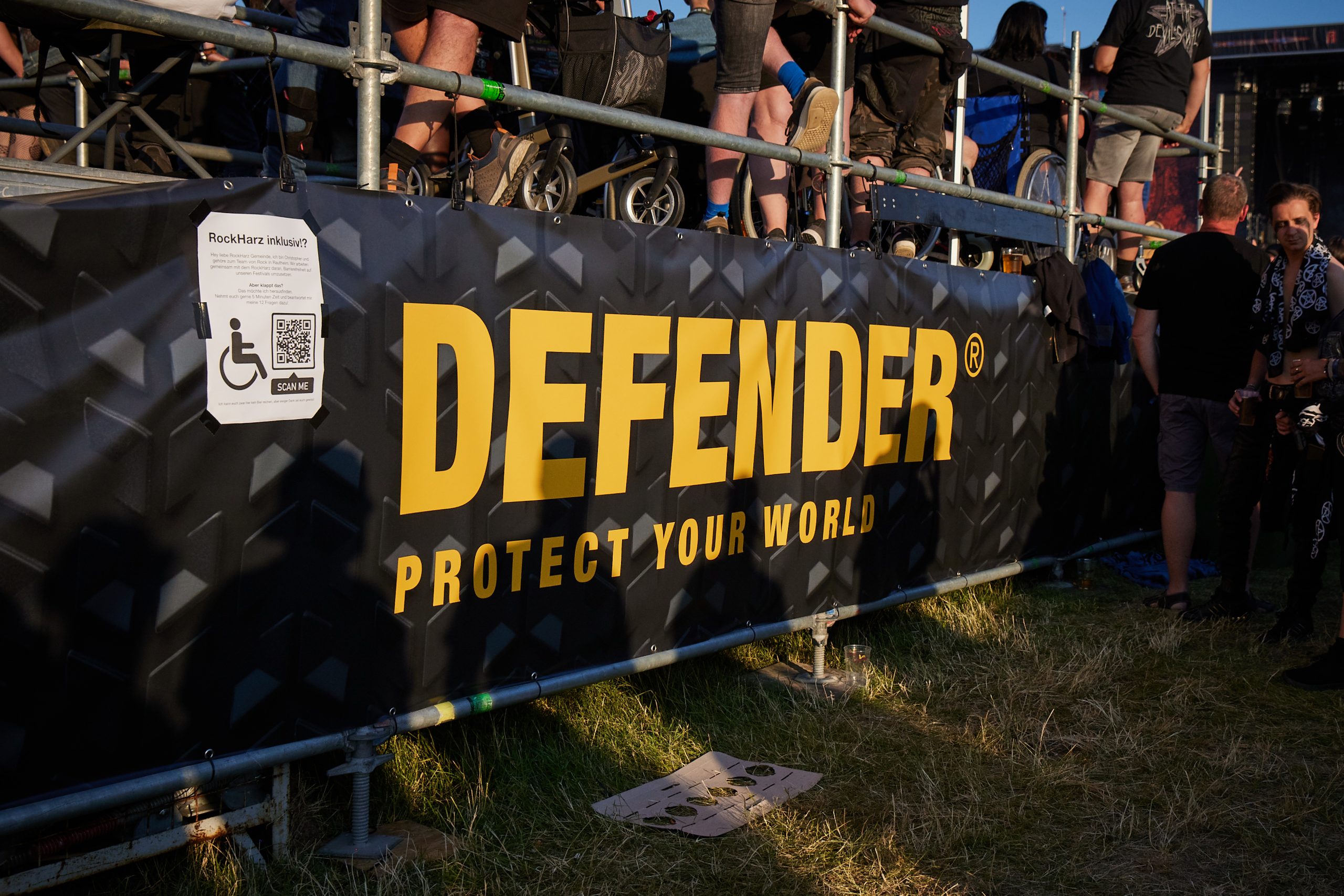 Defender-Produkte beim Rockharz Festival (Fotos: Adam Hall Group)
