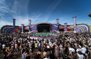 stageventure plante Bühnen für erstes Glücksgefühle Festival