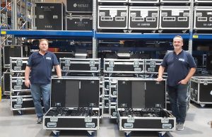 AVMS investiert in Litecraft WashX.432 sw AVMS Vertriebsleiter Bülent Ergün und Betriebsleiter Ronny Lüder (von links, Foto: AVMS GmbH)