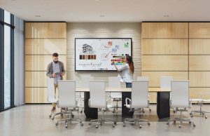 Sharp NEC stellt Collaboration Displays der LA-Serie vor Meeting Room mit neuen Collaboration Displays der Sharp LA-Serie (Foto: Sharp NEC)