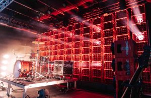 Jonas König brachte Bierkästen ins Engst-Set