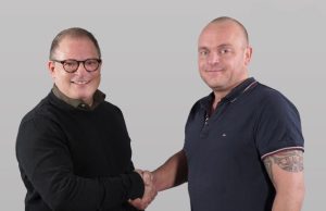 dBTechnologies Deutschland stellt sich neu auf Harald von Falkenstein mit Jürgen Höcker (von links, Foto: dBTechnologies Deutschland GmbH)