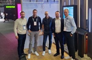 PureLink und Edbak verkünden strategische Partnerschaft Vertreter von PureLink und Edbak auf der ISE 2024 (Foto: PureLink)