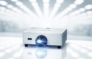 Sharp NEC kündigt neue 4K UHD-Projektoren an Sharp P721Q (Foto: Sharp NEC)