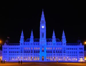 Neue Festbeleuchtung am Wiener Rathaus (Fotos: Signify)