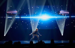 Flying Screens von Nocturne zur Messeeröffnung