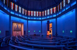 Prolights und Fiilex in der Heilig-Geist-Kirche in Bielefeld Heilig-Geist-Kirche setzt auf Prolights und Fiilex (Fotos: Matthias Groppe)