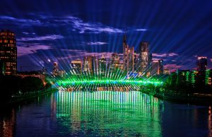 Kaiser Showtechnik investierte in die neue Elation Pulse Bar Elation Pulse Bar im Einsatz in Frankfurt (Foto: Frank Baudy/seitenstopper.de)