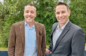 Winkler Livecom gliedert das Installationsgeschäft aus Stefan Mathys und Andi Marbach (von links, Foto: Winkler Livecom AG)