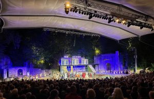 Wetterfeste Scheinwerfer für die Freilichtbühne Tecklenburg