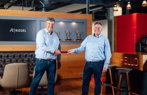 Riedel ernennt Jan Eveleens zum CEO der Product Division Jan Eveleens und Rik Hoerée (von links, Foto: Riedel)